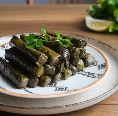 ტოლმა ვაზის ფოთოლში